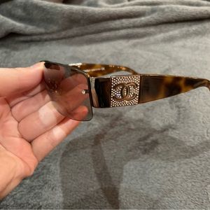 CHANEL sunglasses